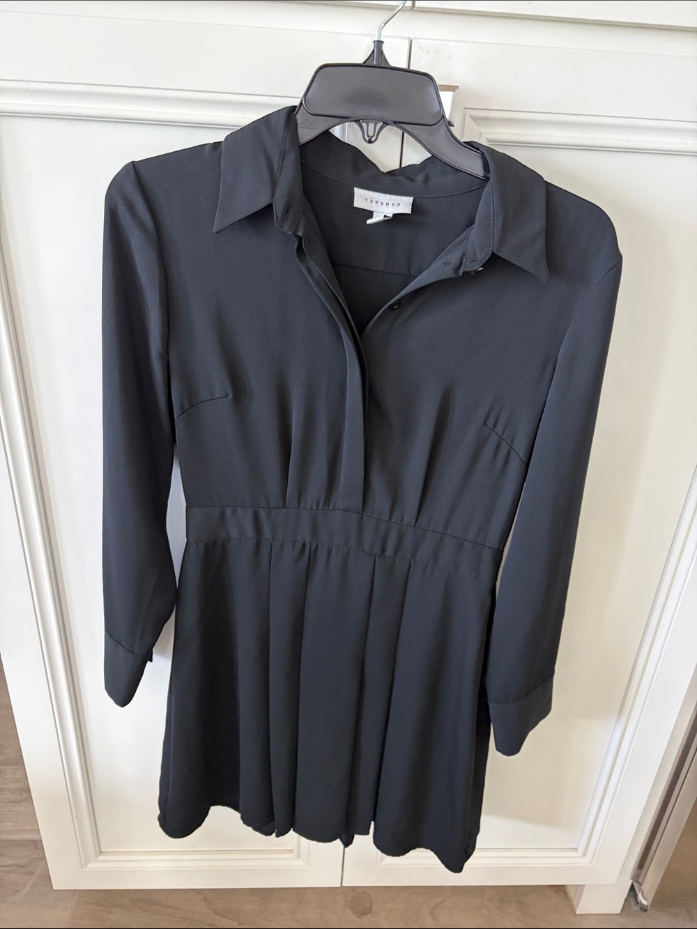 Topshop Black Long Sleeve Pleated Dress size 4
